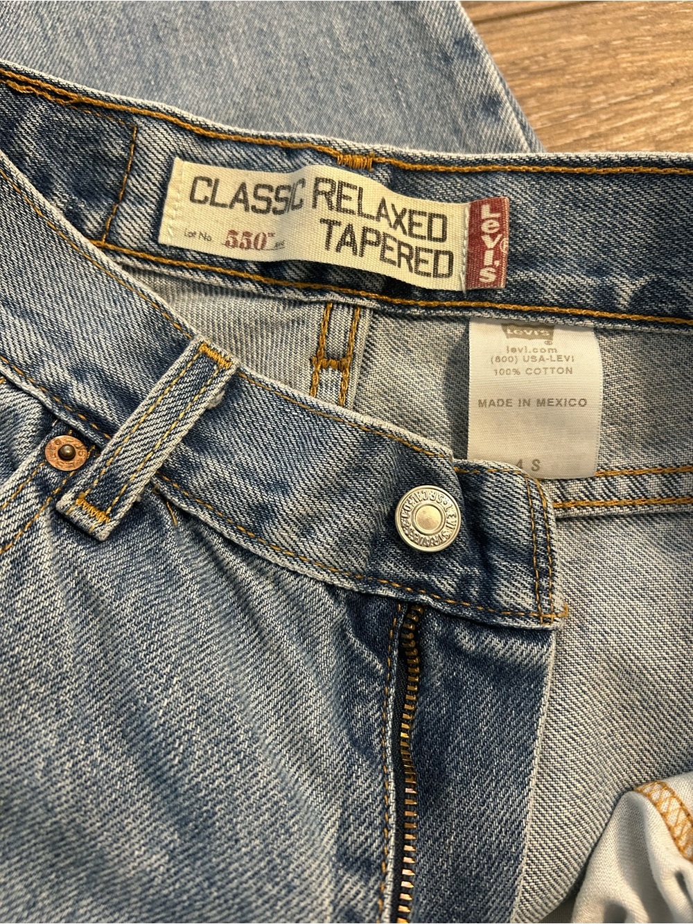 Levi’s Women’s 550
